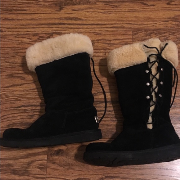 ⚪️ UGG’s!!!!  Black Suede with Fur ⚪️ - Picture 8 of 8